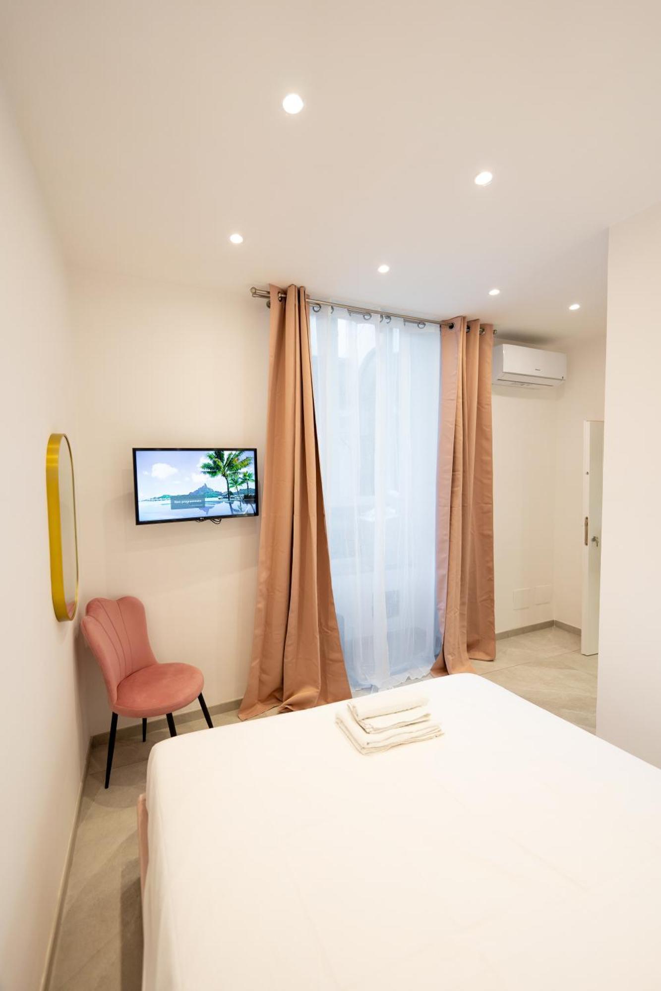 Suites Gaudioso Napoli Center Exterior photo